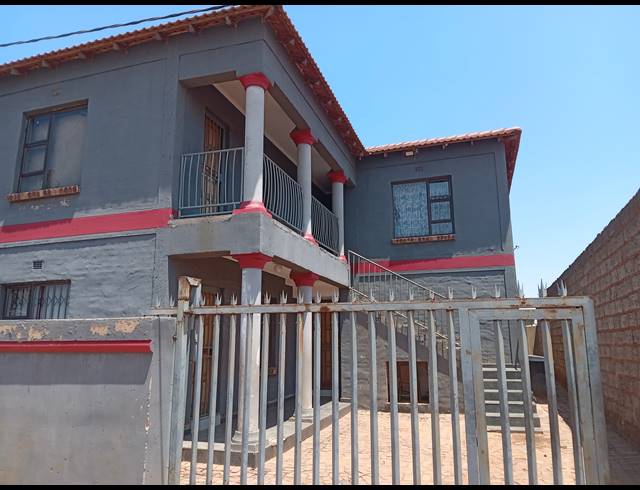 10 BEDROOM FREEHOLD FOR SALE IN TSAKANE